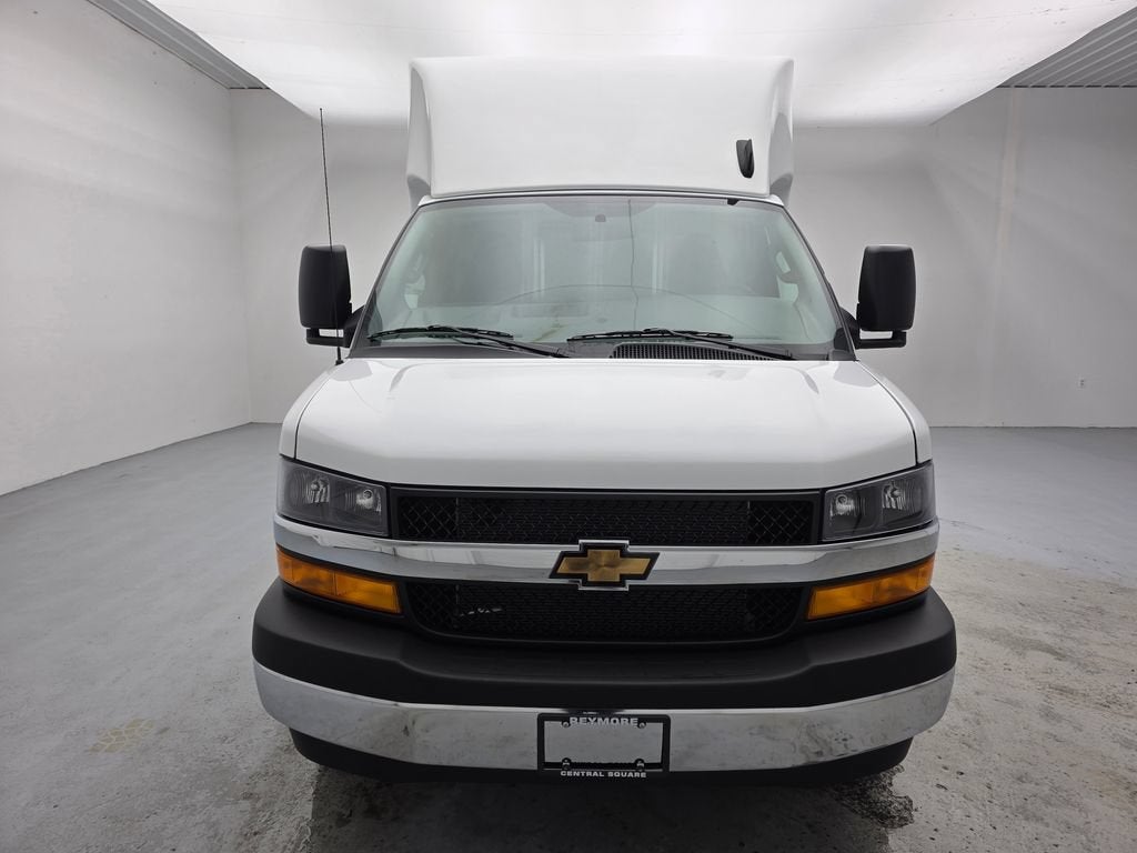 2026 Chevrolet Express Cutaway 3500 — detail view